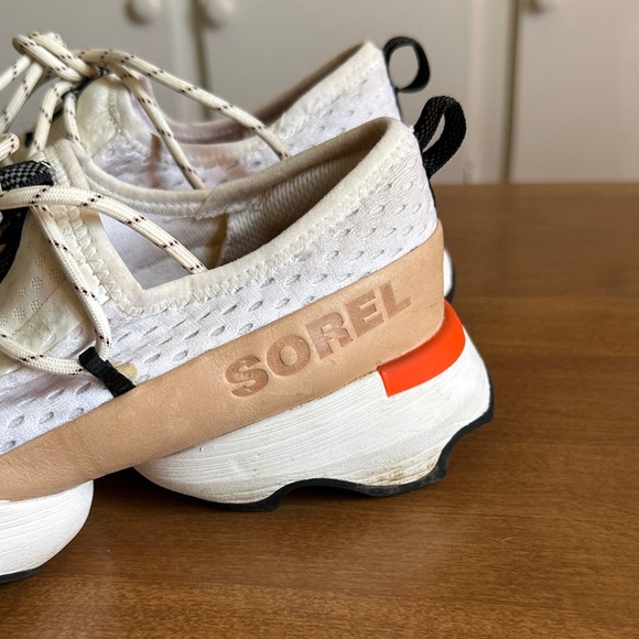 Sorel Kinetic Impact Lace Sneakers in Women’s Size 8.5. - Picture 2 of 6